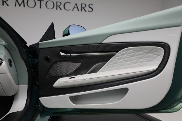 2025 Aston Martin DB12 Base - Photo 26