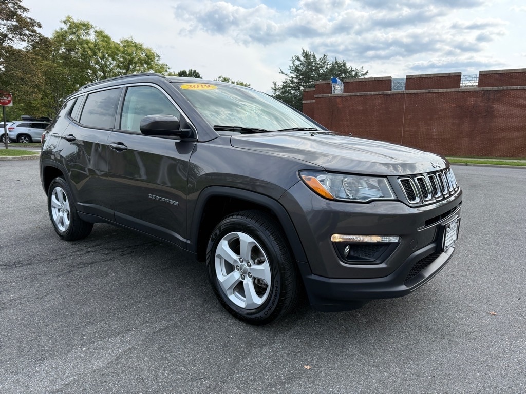 Used 2019 Jeep Compass Latitude with VIN 3C4NJDBB4KT741587 for sale in Larchmont, NY