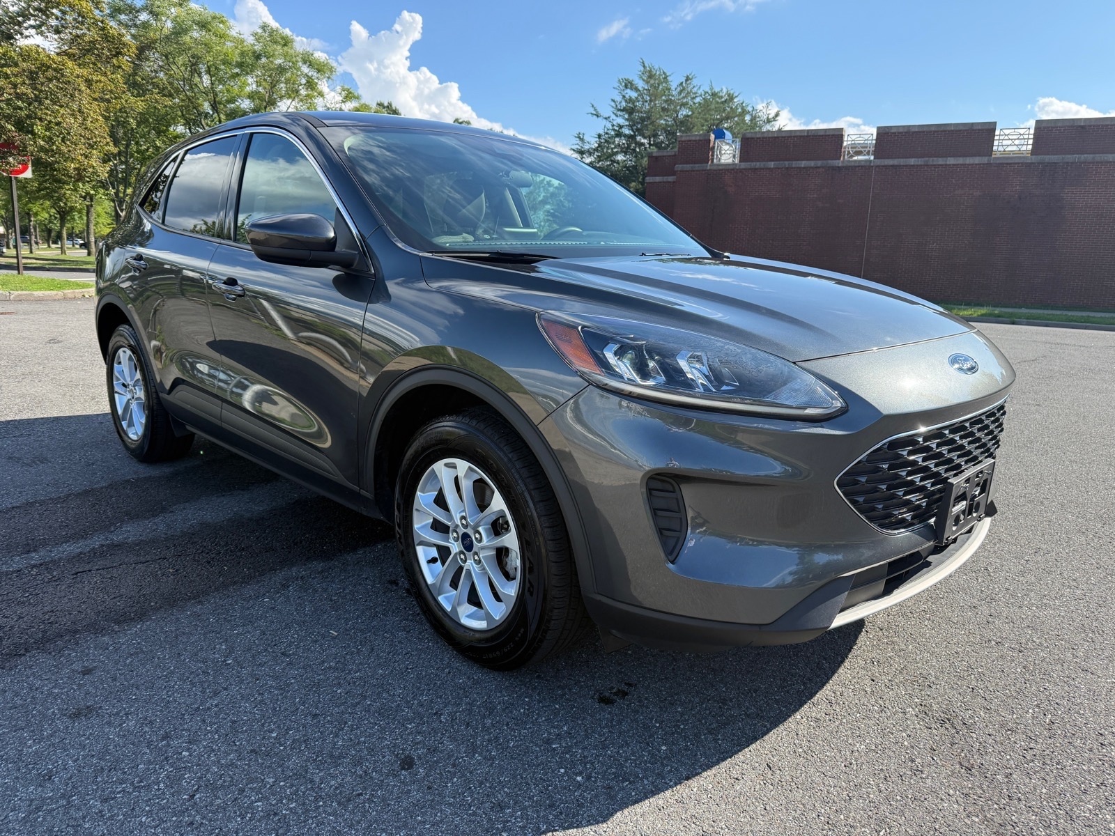 Used 2020 Ford Escape SE with VIN 1FMCU9G62LUA85156 for sale in Larchmont, NY