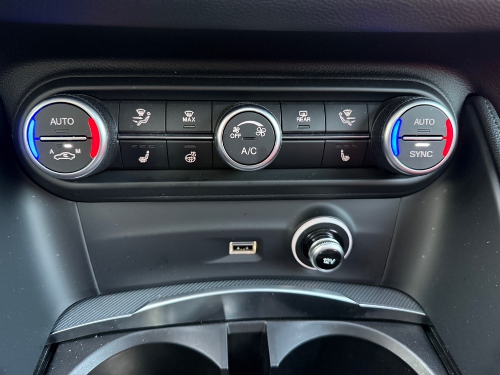 2024 Alfa Romeo Stelvio Veloce - Photo 28