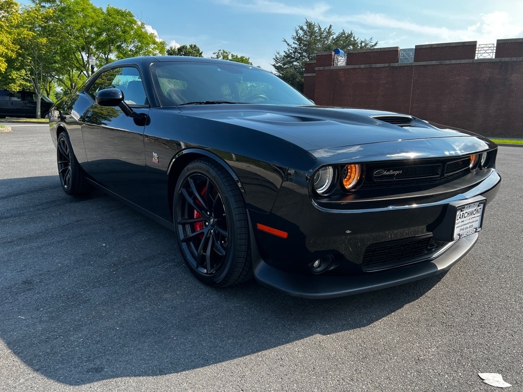 Used 2022 Dodge Challenger R/T with VIN 2C3CDZFJ6NH104568 for sale in Larchmont, NY
