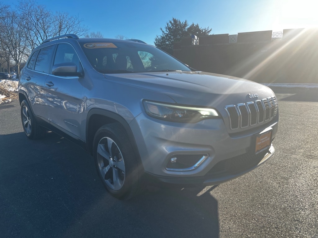 Used 2019 Jeep Cherokee Limited with VIN 1C4PJMDX1KD407167 for sale in Larchmont, NY