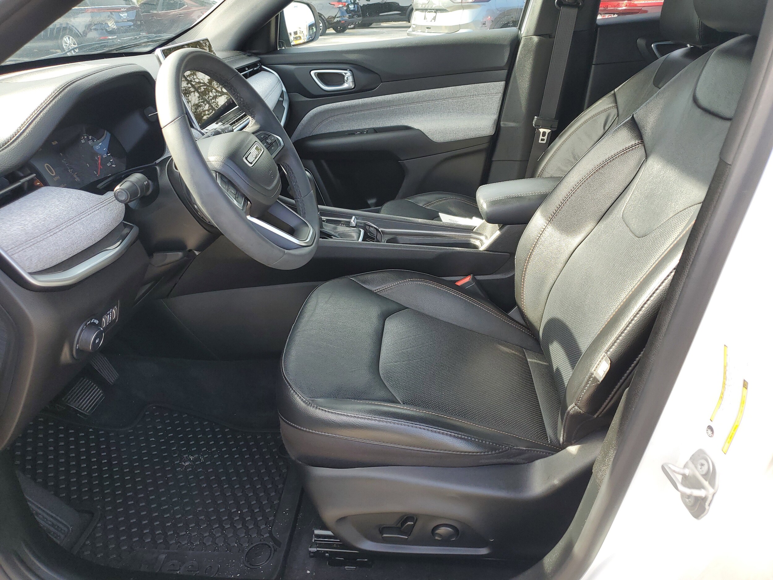2023 Jeep Compass Latitude Lux - Photo 14