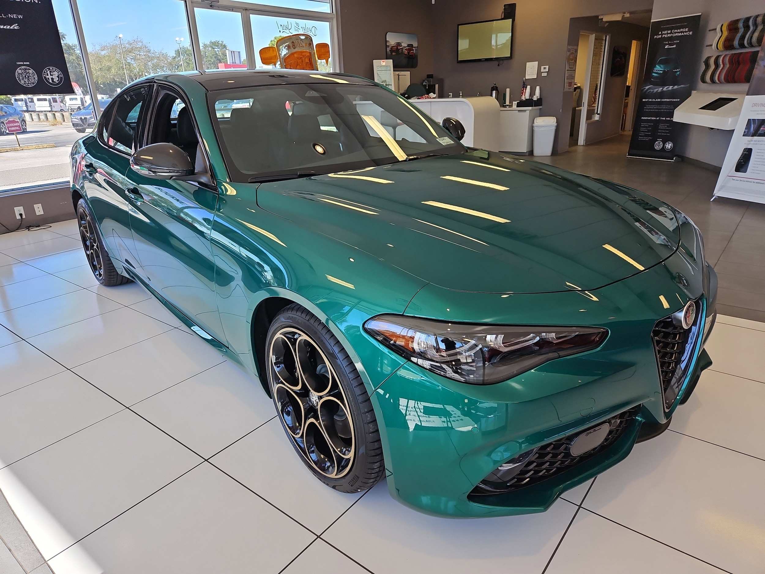 2025 Alfa Romeo Giulia Intensa's photo