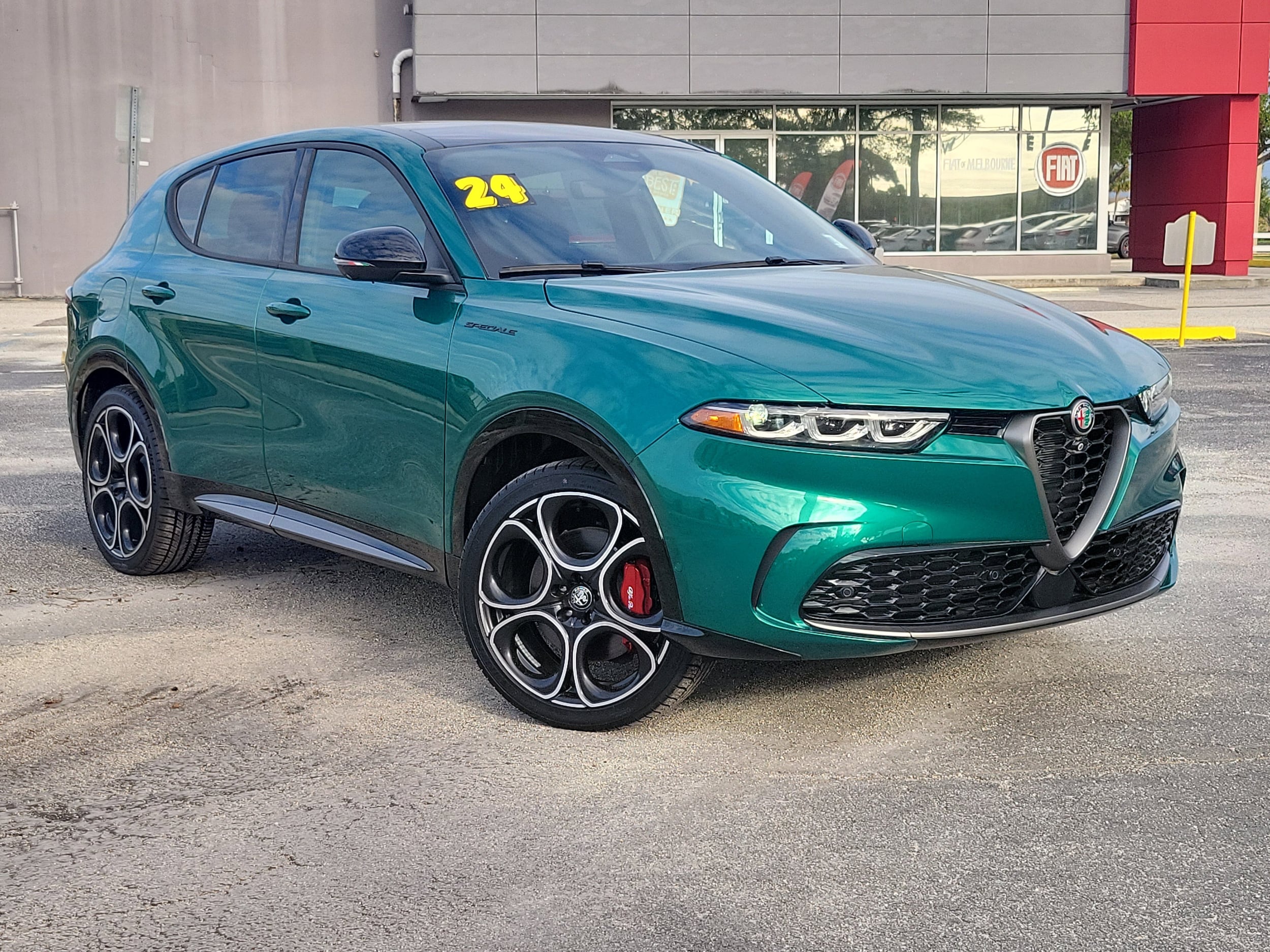 2024 Alfa Romeo Tonale's photo