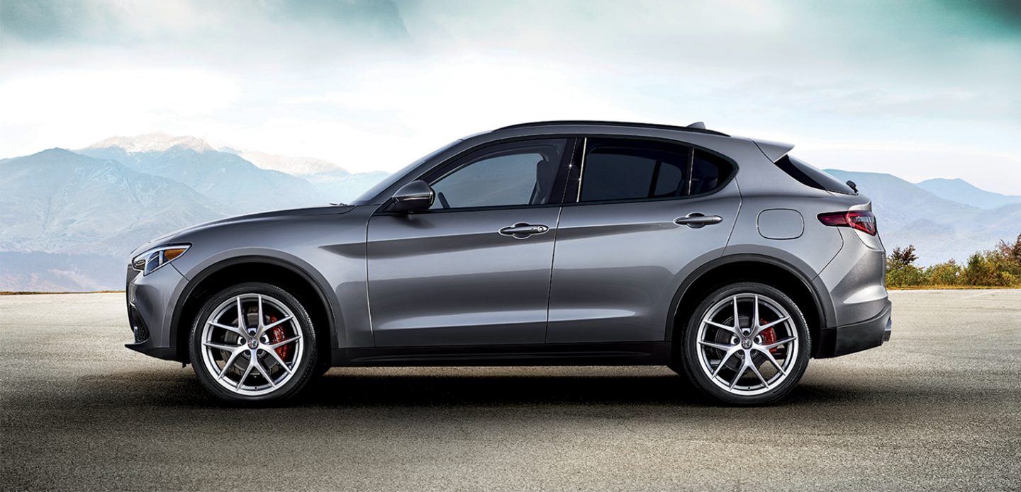 2018 Alfa Romeo Stelvio Gray Exterior Side Profile 2018 Alfa Romeo Stelvio Gray Exterior Side Profile