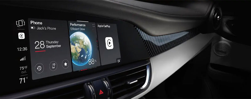 2021 Alfa Romeo Giulia Infotainment