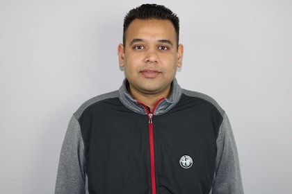 Staff member Mo Paracha from ID_31a3470ab807