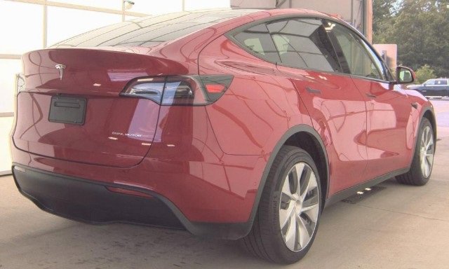 Used 2022 Tesla Model Y Long Range with VIN 7SAYGDEE0NF450317 for sale in St. Peters, MO