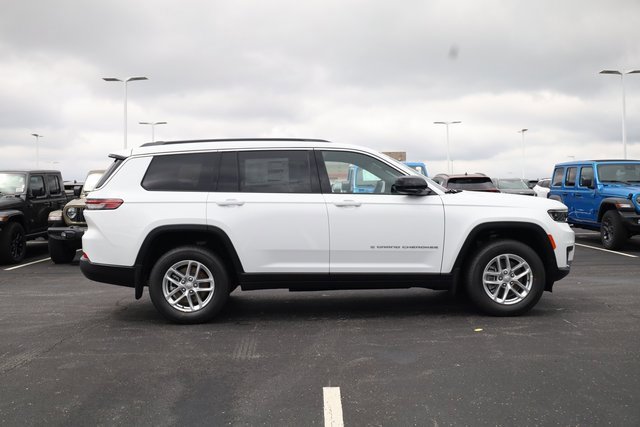2025 Jeep Grand Cherokee Laredo photo 4