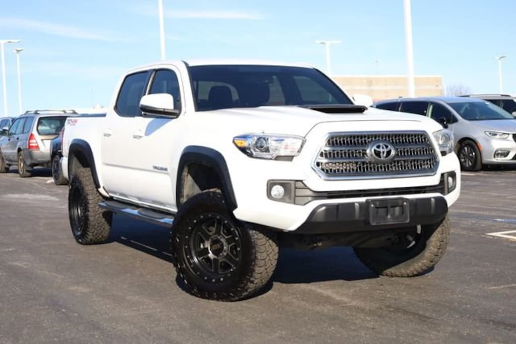 Used 2017 Toyota Tacoma Truck Double Cab