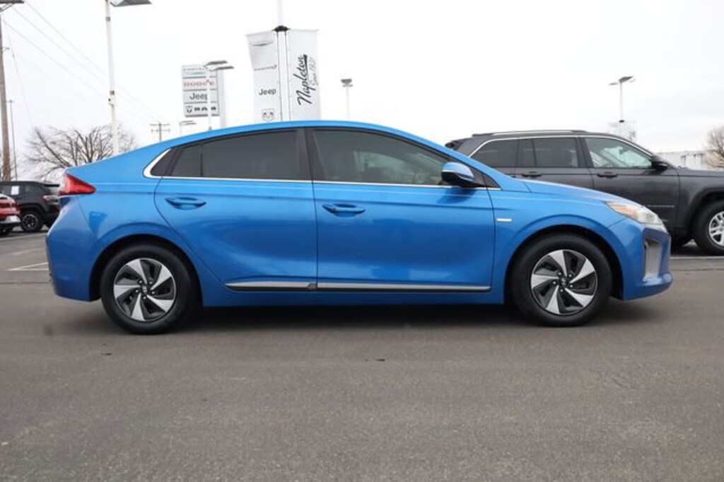 Used 2017 Hyundai Ioniq Hybrid SEL Hatchback