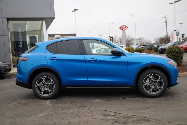 2025 Alfa Romeo Stelvio Sprint photo 4