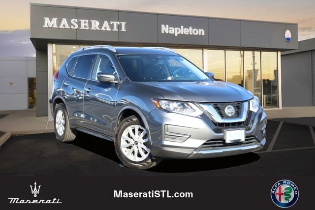 2020 Nissan Rogue SV's photo