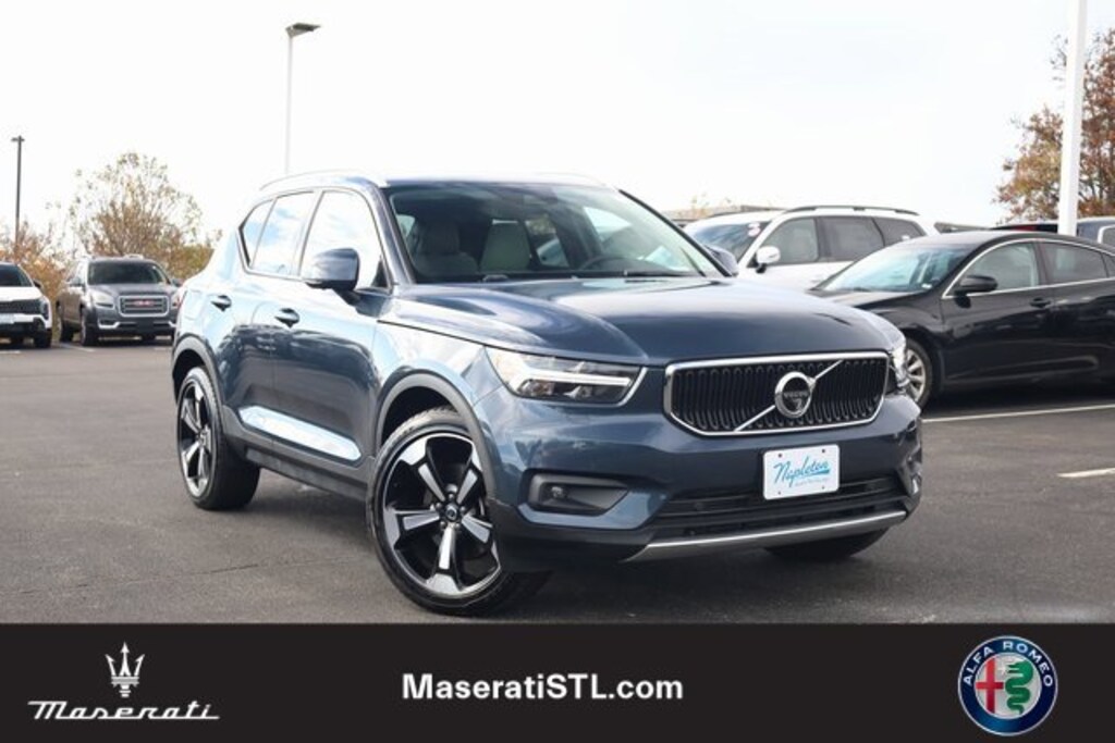 Used 2021 Volvo XC40 T5 Momentum SUV