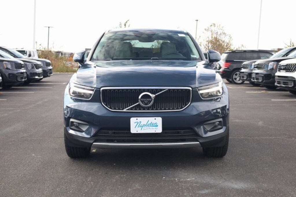 Used 2021 Volvo XC40 T5 Momentum SUV