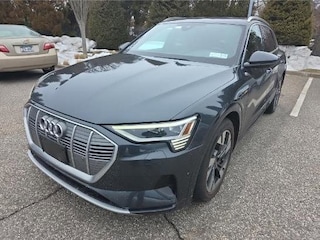 2023 Audi e-tron Premium SUV