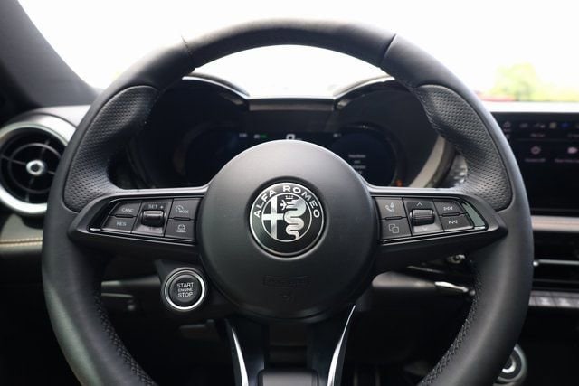 2025 Alfa Romeo Tonale Base - Photo 13