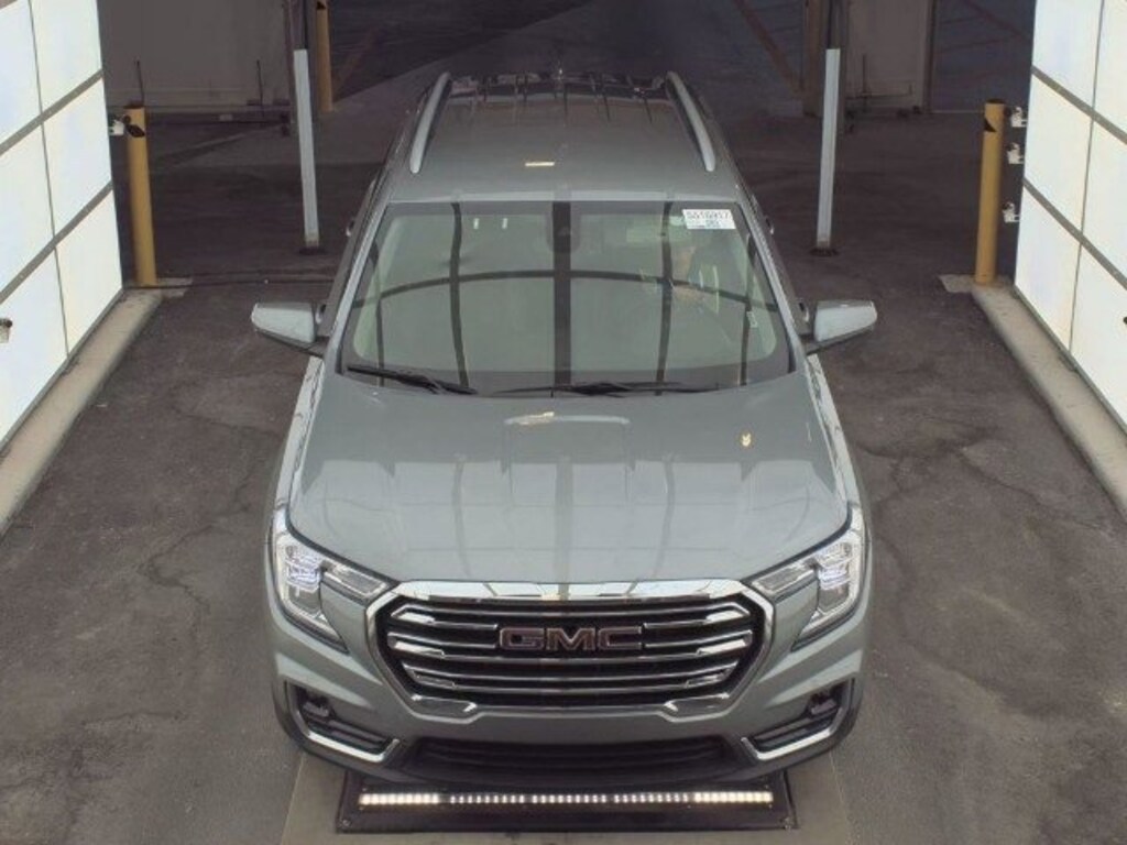 Used 2024 GMC Terrain SLT SUV