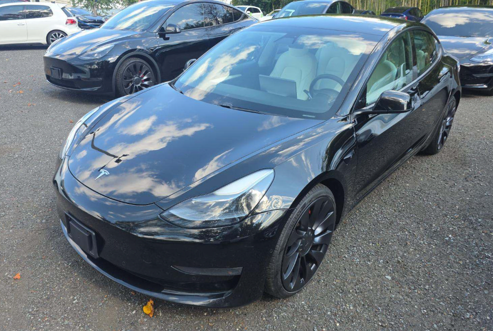  Tesla Model 3