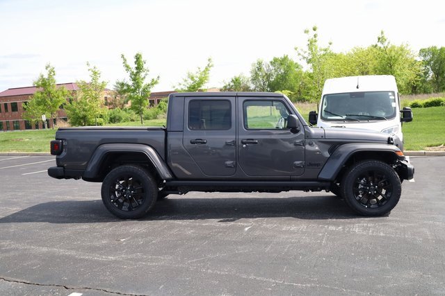 2025 Jeep Gladiator Sport photo 3