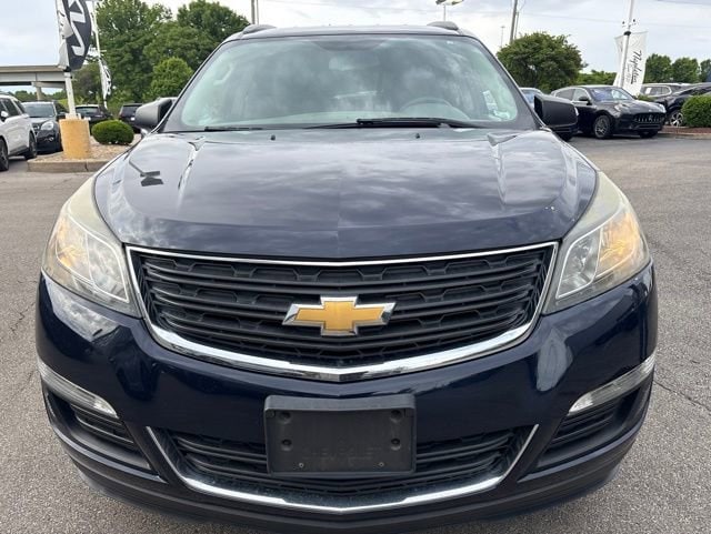 Used 2016 Chevrolet Traverse LS with VIN 1GNKRFED2GJ121444 for sale in St. Peters, MO