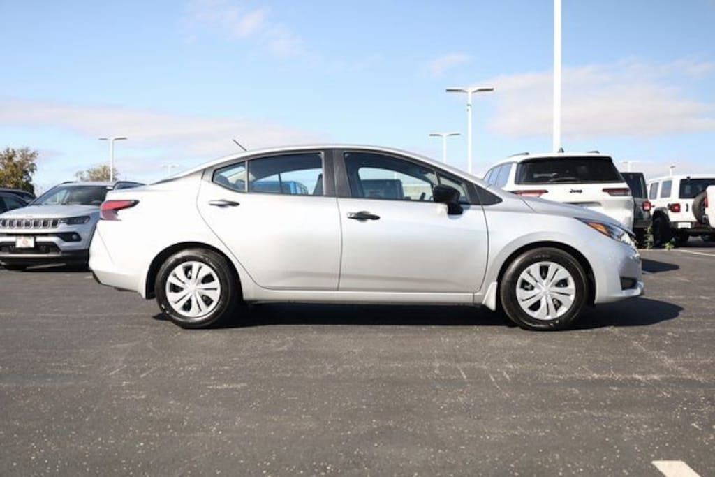Used 2025 Nissan Versa 1.6 S Sedan