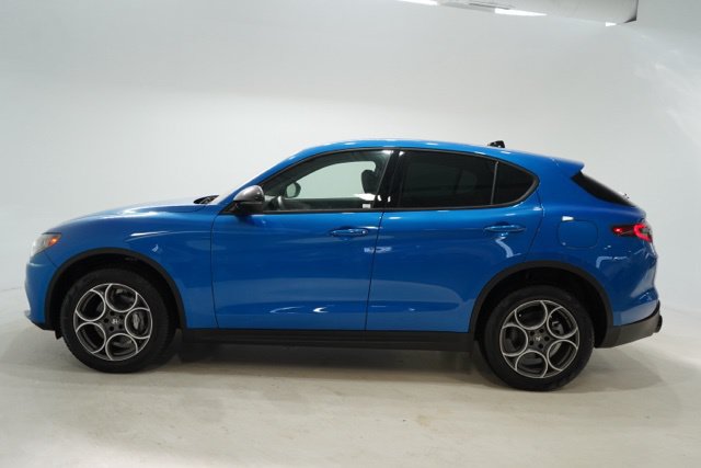 New 2025 Alfa Romeo Stelvio AWD Sport Utility