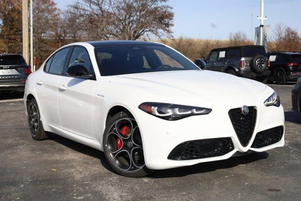 New 2025 Alfa Romeo Giulia AWD Sedan