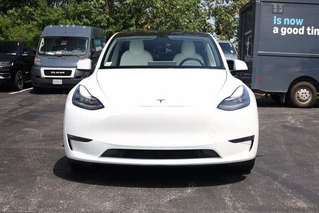 Used 2021 Tesla Model Y Long Range with VIN 5YJYGDEE9MF075121 for sale in St. Peters, MO