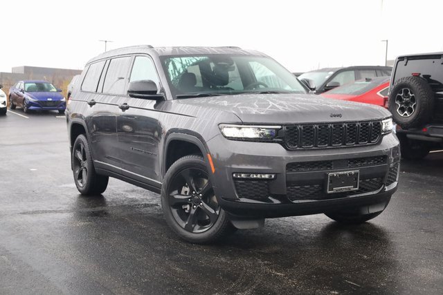 2025 Jeep Grand Cherokee Limited photo 2