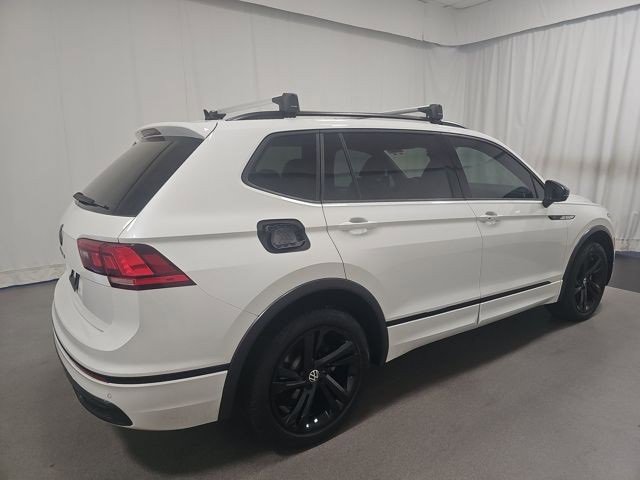 2023 Volkswagen Tiguan SE R-Line Black photo 4