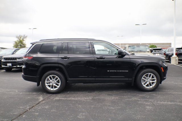 2025 Jeep Grand Cherokee Laredo photo 4