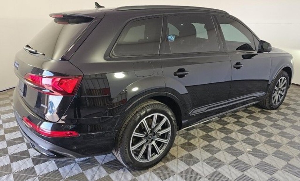 Used 2024 Audi Q7 45 Premium SUV