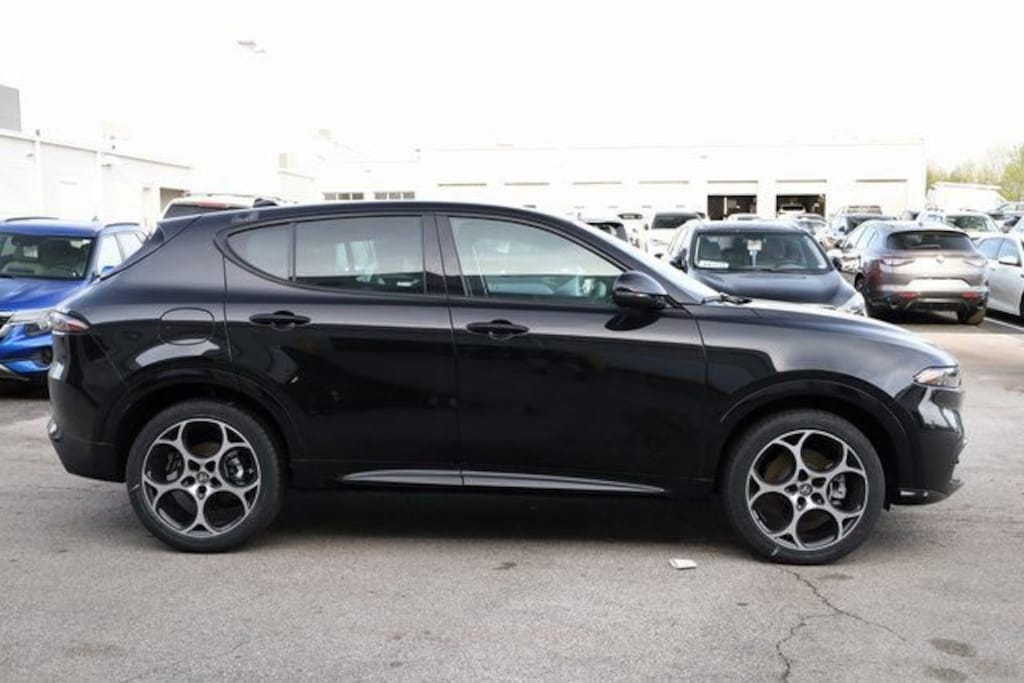 New 2025 Alfa Romeo Tonale AWD Sport Utility