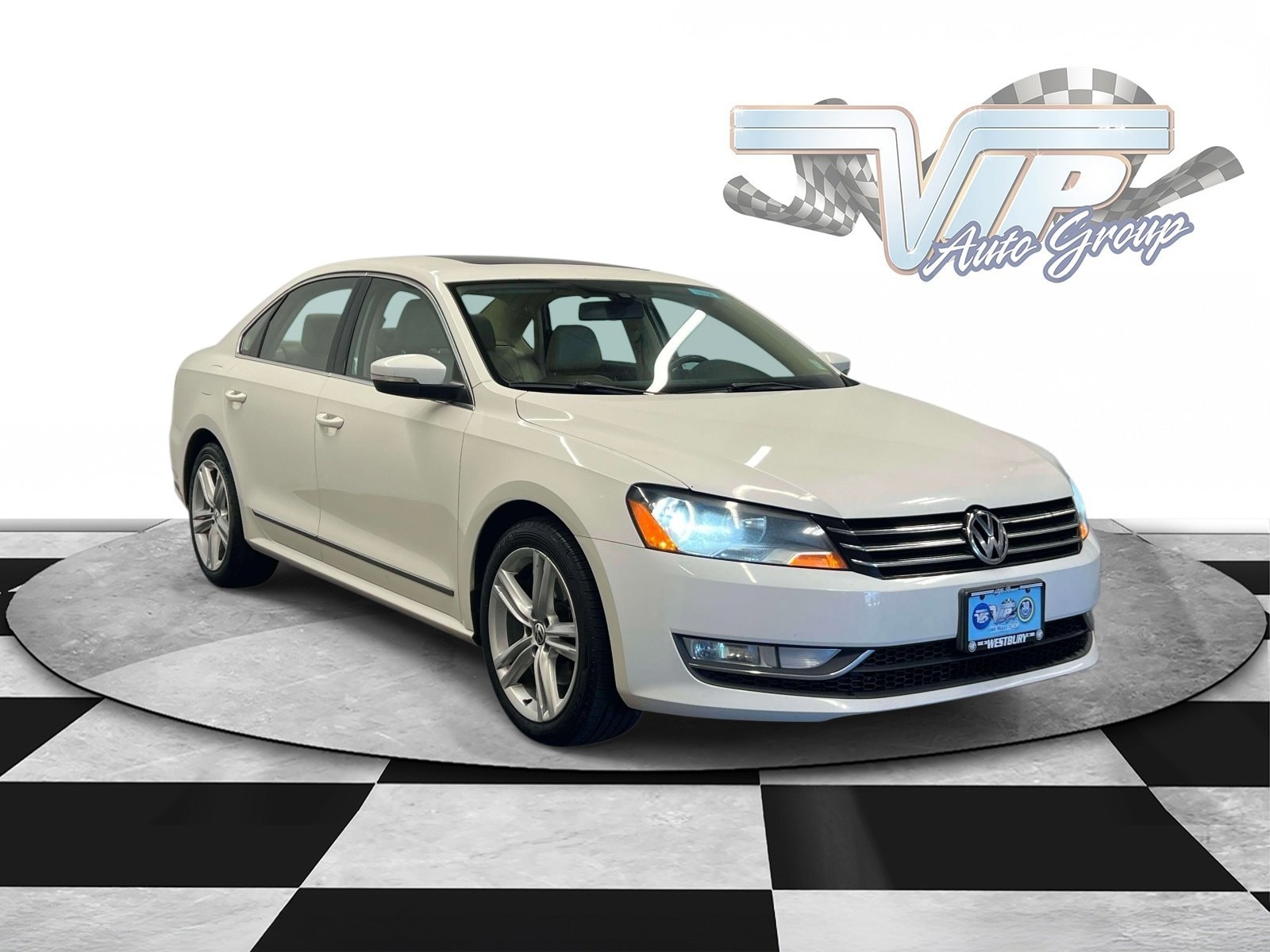 2015 Volkswagen Passat 1.8T SE w/Sunroof & Nav Auto PZEV's photo