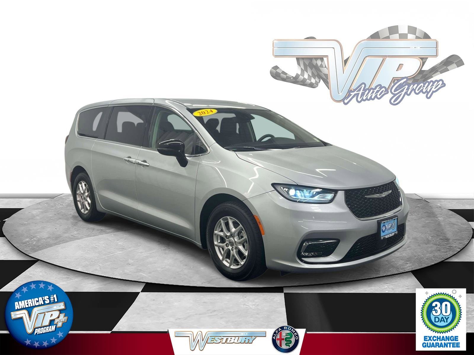 2024 Chrysler Pacifica Touring L's photo