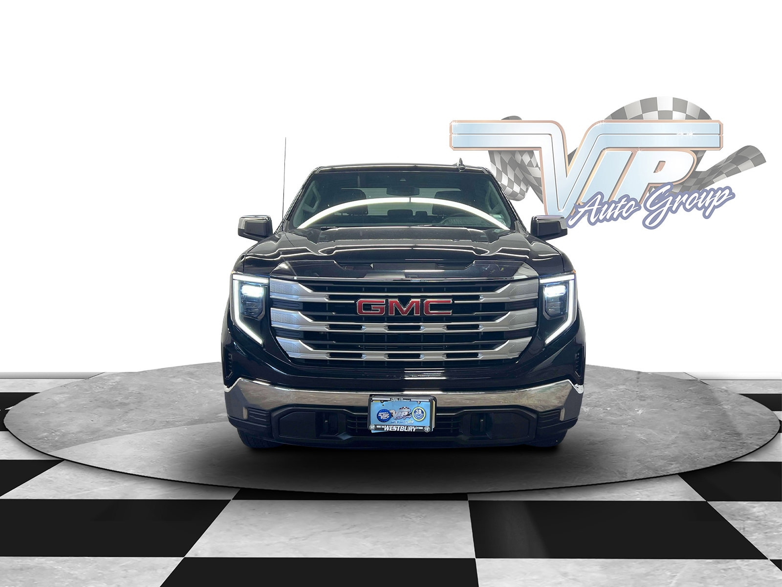 Used 2024 GMC Sierra 1500 SLE with VIN 1GTPUBEK5RZ371947 for sale in Westbury, NY