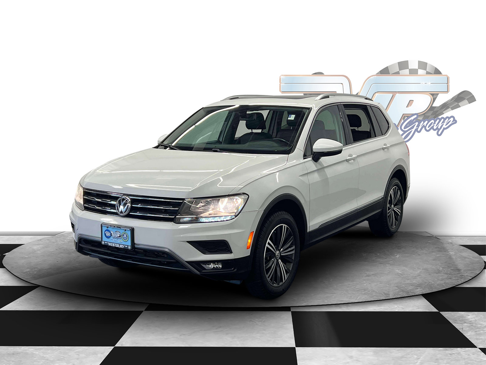 Used 2018 Volkswagen Tiguan SEL with VIN 3VV2B7AX3JM129468 for sale in Westbury, NY