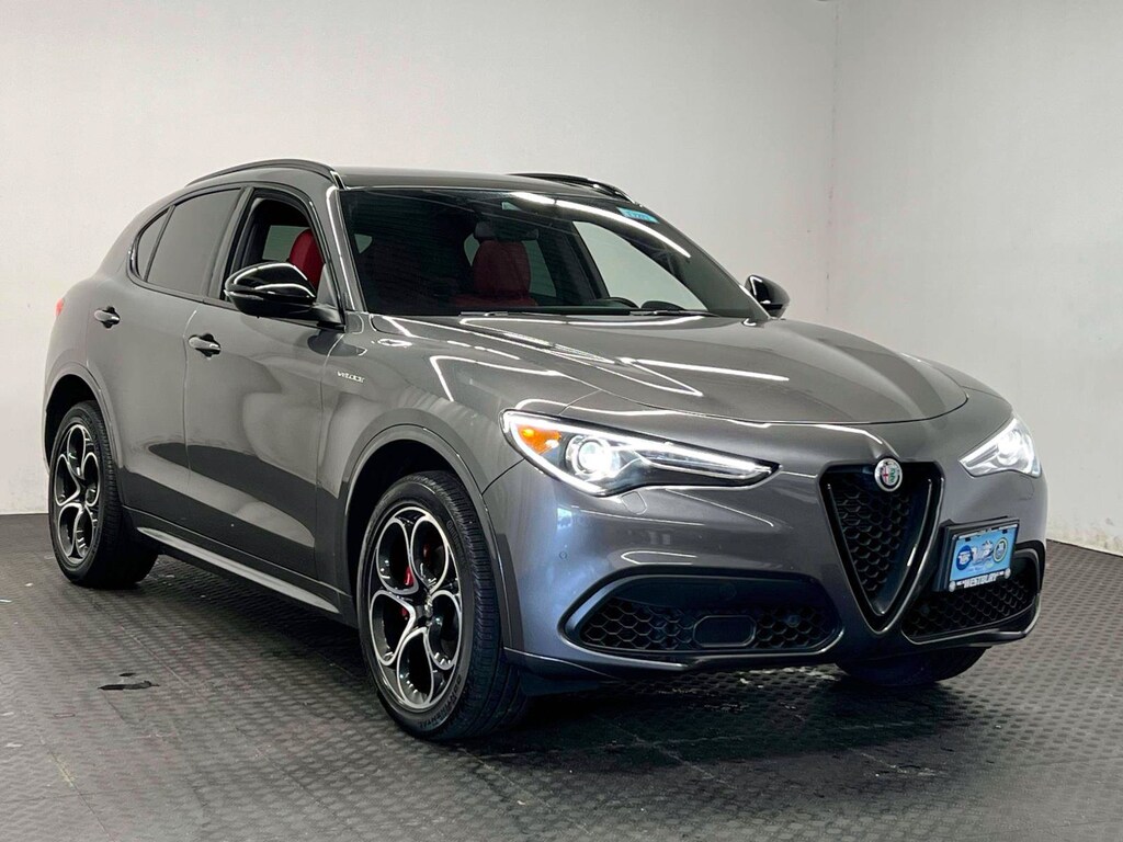 Used 2023 Alfa Romeo Stelvio Ti SUV