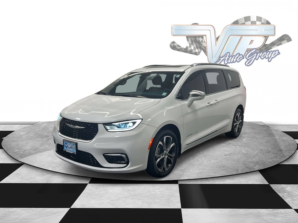 Used 2022 Chrysler Pacifica Pinnacle Van Passenger Van