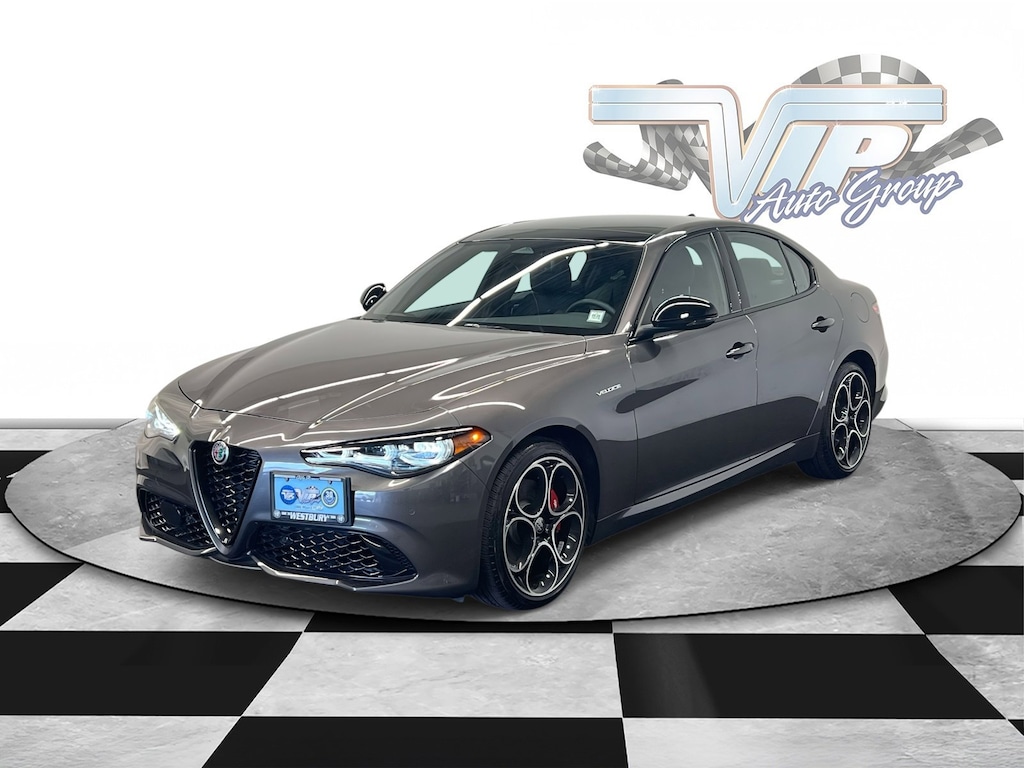 Used 2025 Alfa Romeo Giulia  Sedan