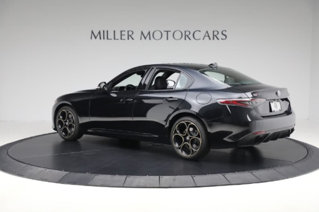 New 2025 Alfa Romeo Giulia INTENSA AWD Sedan