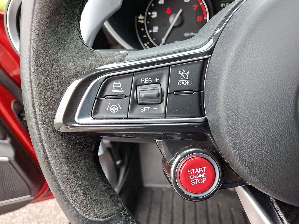 2023 Alfa Romeo Giulia Quadrifoglio - Photo 21