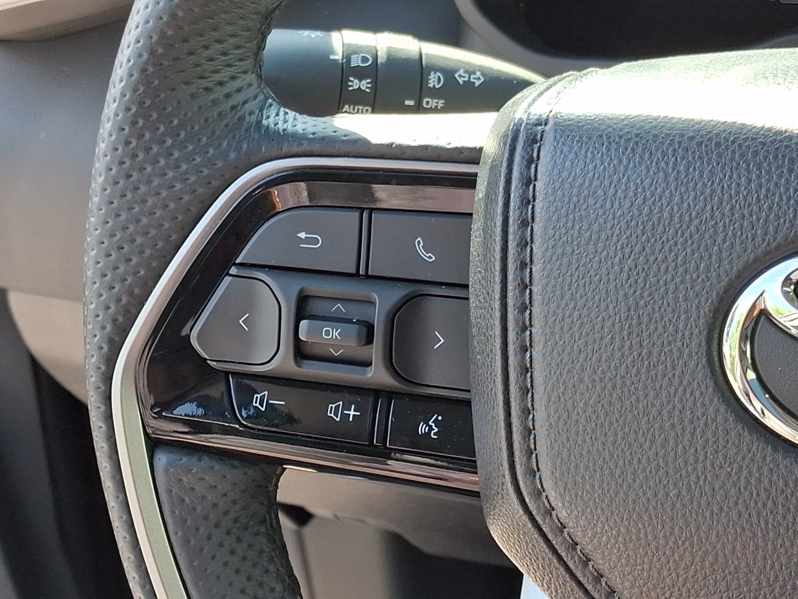 2024 Toyota Sequoia SR5 - Photo 21