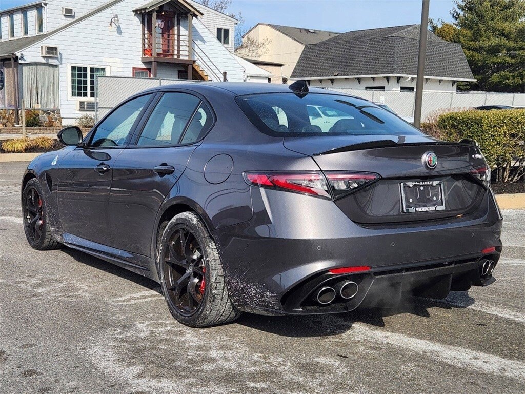 2024 Alfa Romeo Giulia Quadrifoglio photo 3