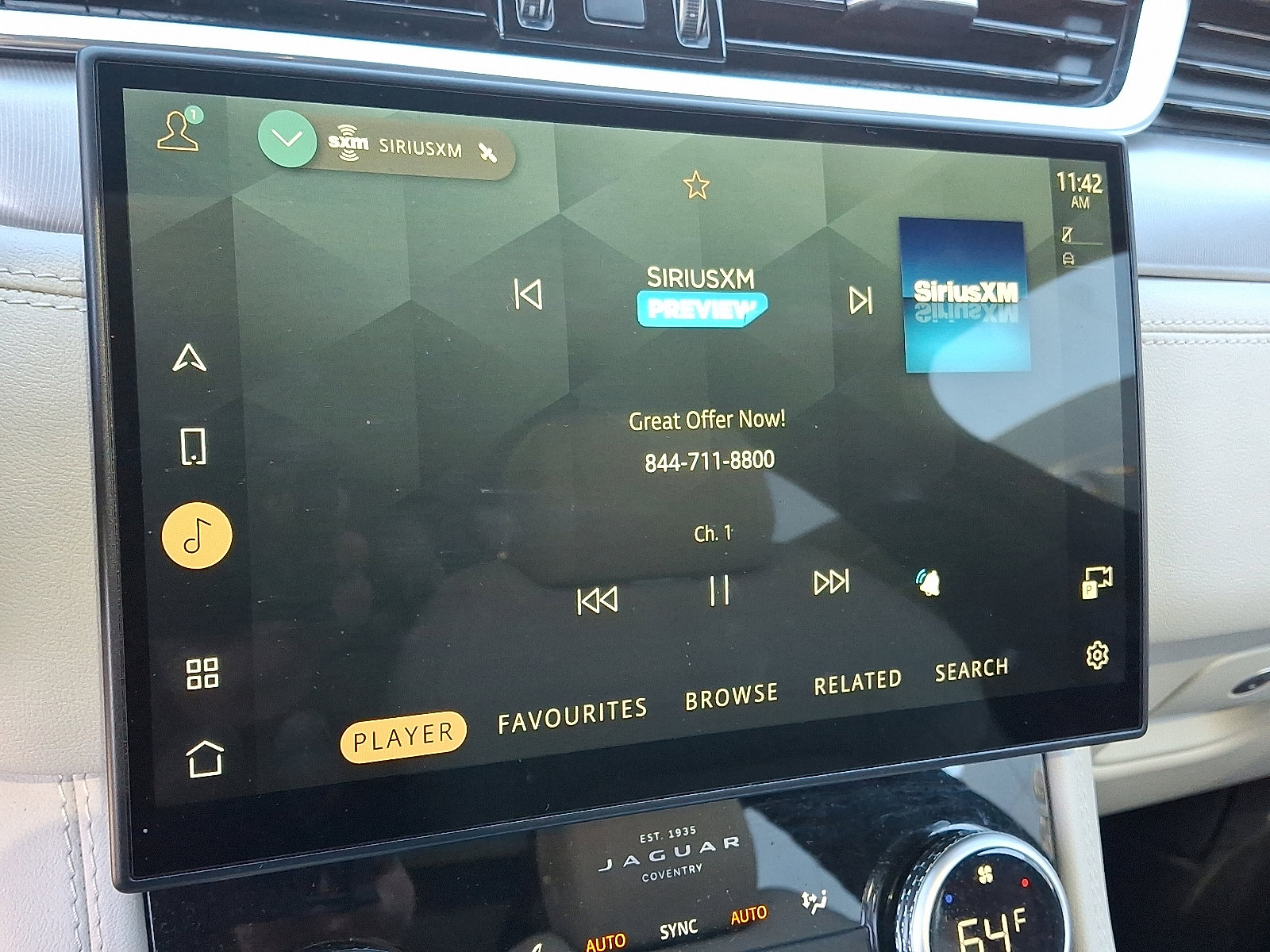 2025 Jaguar F-PACE R-Dynamic S - Photo 18