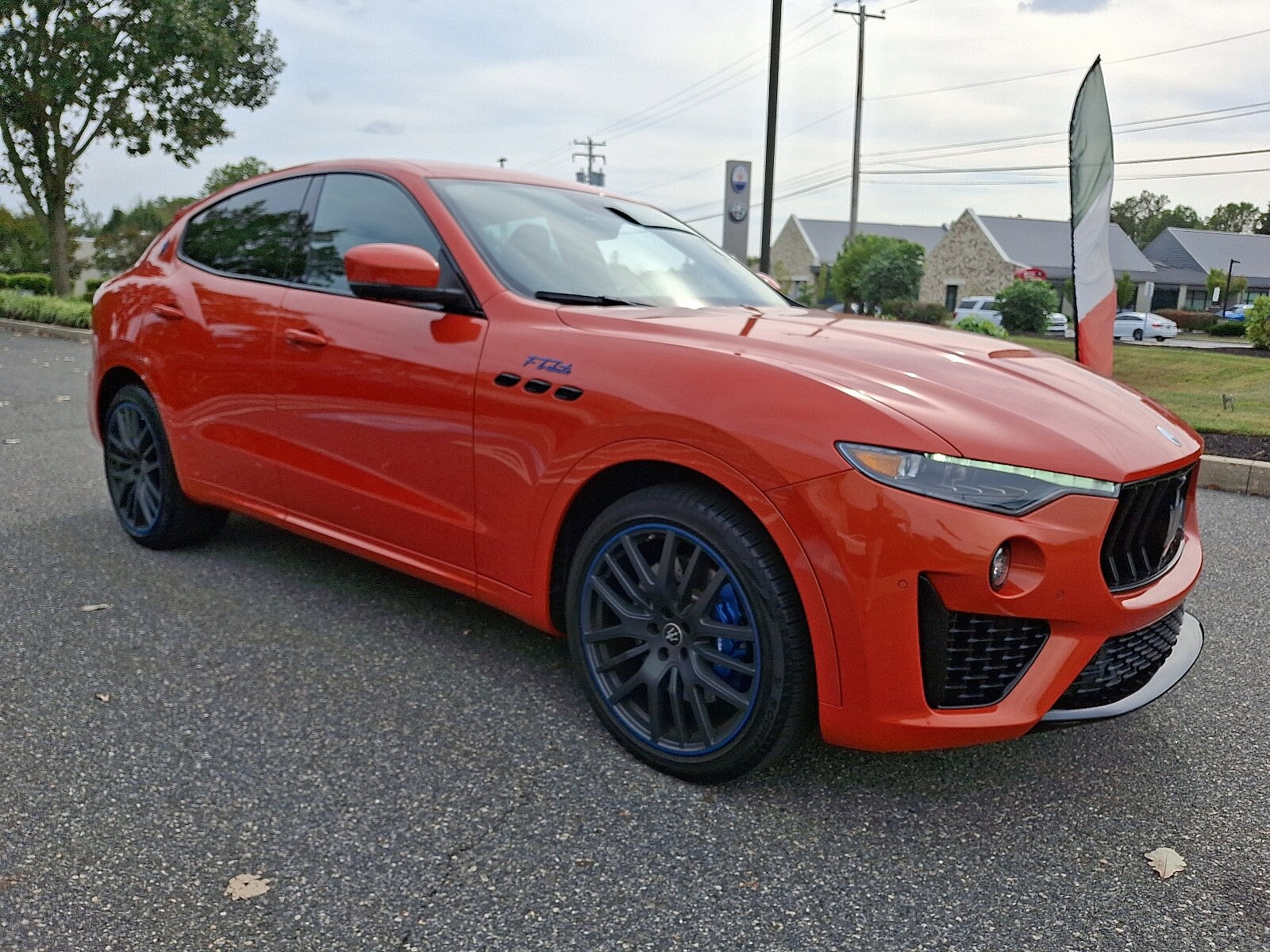 2023 Maserati Levante photo 3