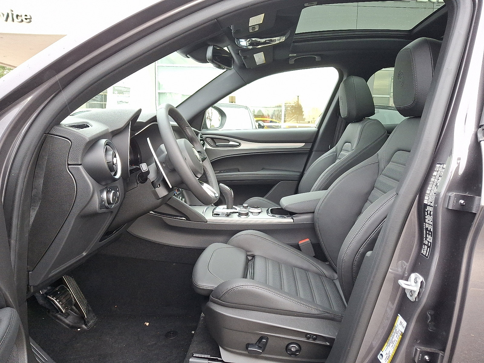 2025 Alfa Romeo Stelvio Base - Photo 9