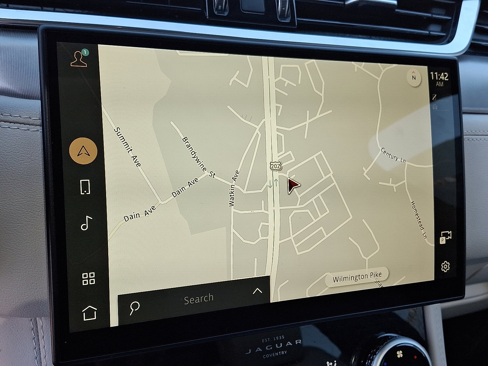 2025 Jaguar F-PACE R-Dynamic S - Photo 17